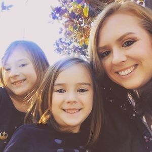 Meet your Posher, Cassandra